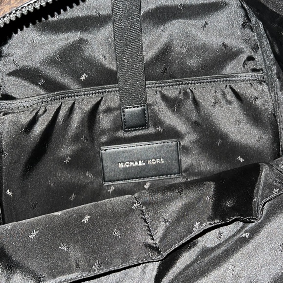 Michael kors back pack - Picture 7 of 9